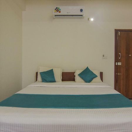 Capital O 14144 Hotel Moriz Madikeri Luaran gambar