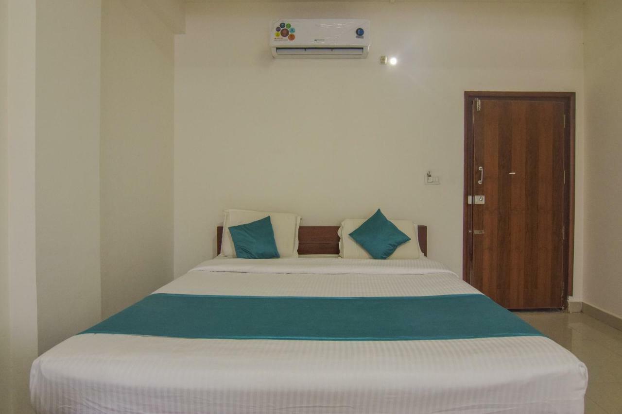 Capital O 14144 Hotel Moriz Madikeri Luaran gambar